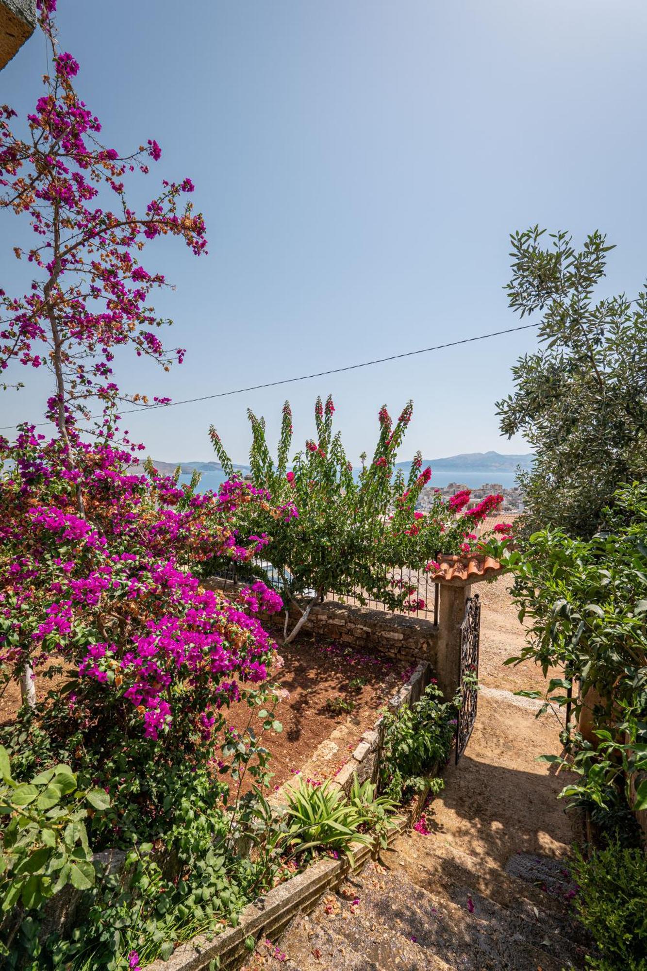 Euphoria Apartments Sarandë Exterior foto